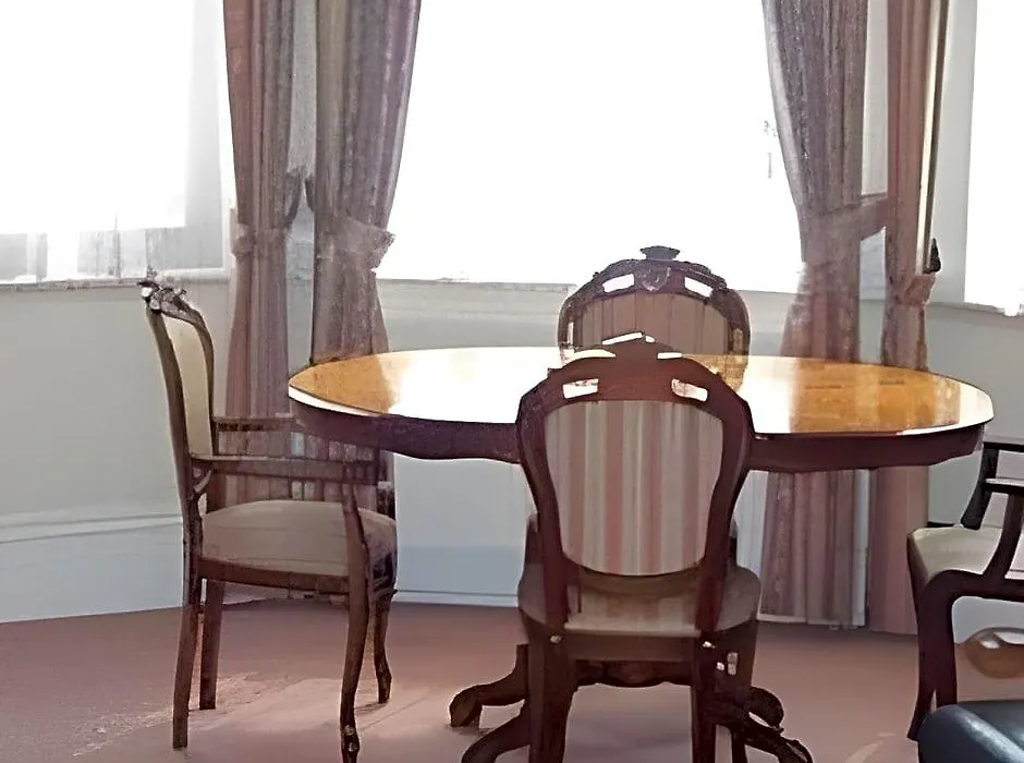 Kensingtoncourt Aparthotel-1